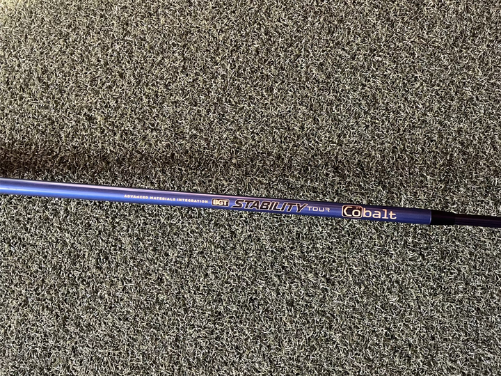 Blue BGT Stability Tour Cobalt golf club shaft for Bettinardi Queen B #12 putter on grass